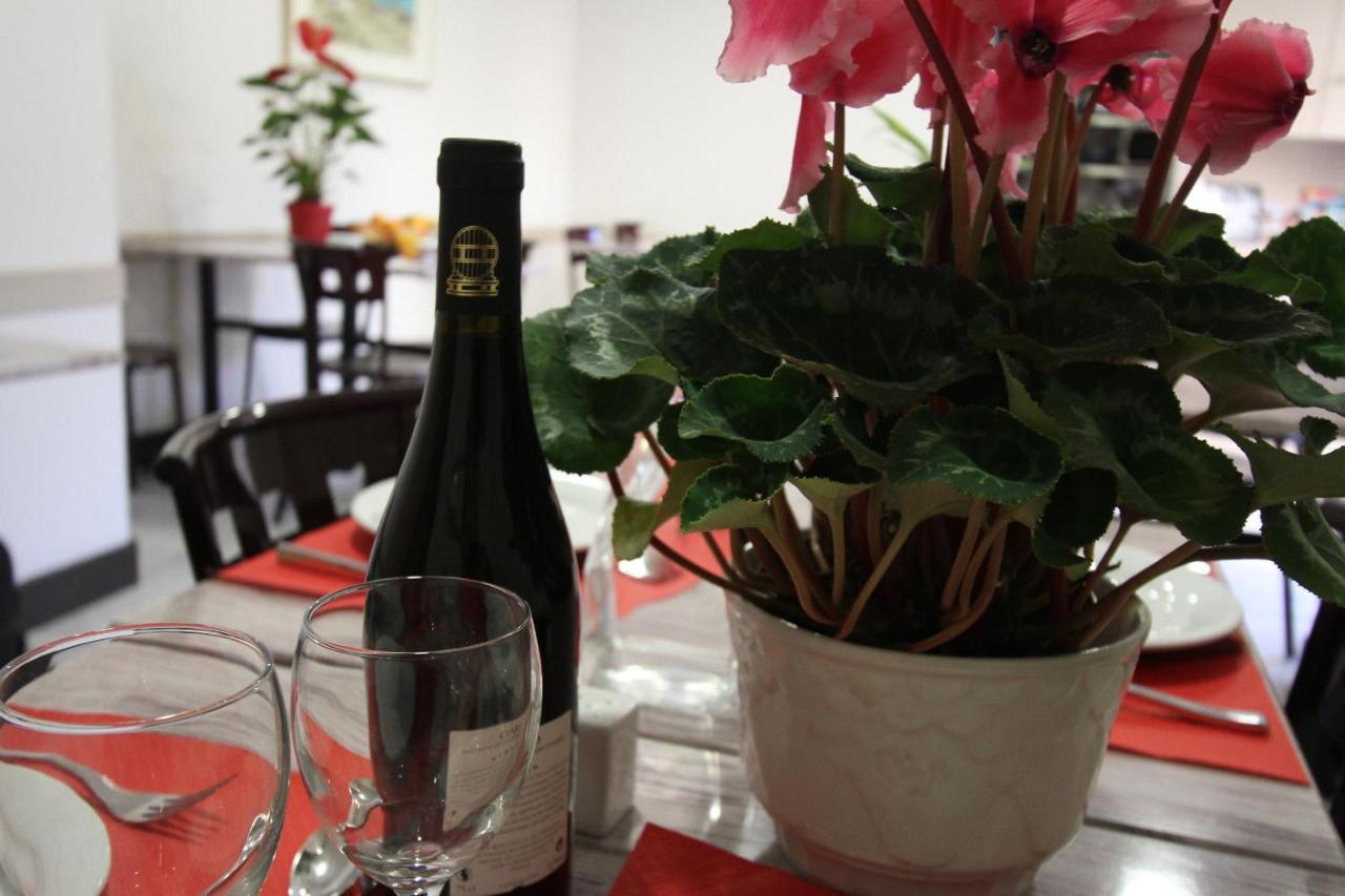 Le Provencal Hotel Tarascon Ngoại thất bức ảnh